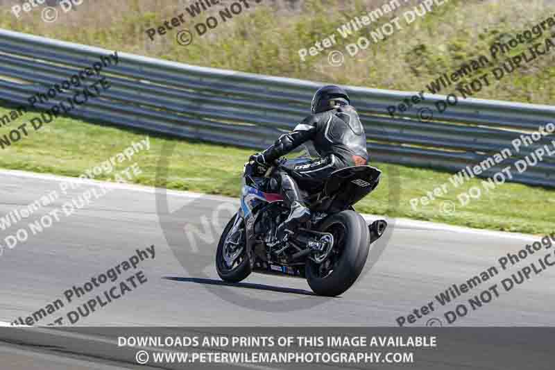 cadwell no limits trackday;cadwell park;cadwell park photographs;cadwell trackday photographs;enduro digital images;event digital images;eventdigitalimages;navarra;no limits trackdays;peter wileman photography;racing digital images;trackday digital images;trackday photos